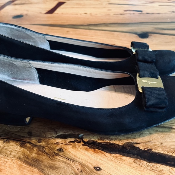 FERRAGAMO Italy-Made Vintage 338DB "Vara" Women's Black Suede Low Pumps US8.5AAA - Picture 6 of 9